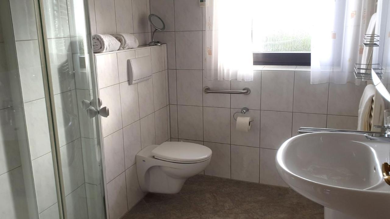 Ferienwohnung Mit Terrasse, Kostenloses Wlan, Parkplatz Bad Oeynhausen Εξωτερικό φωτογραφία